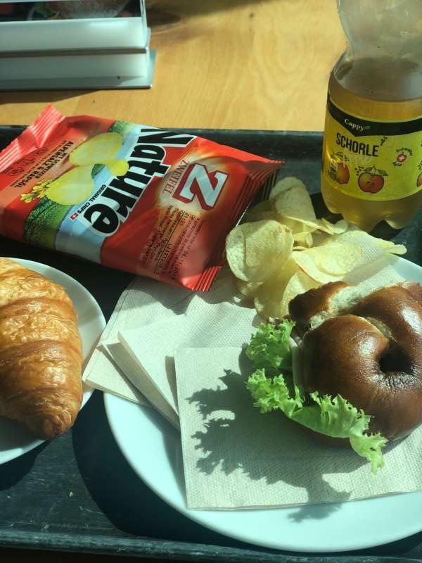 Michèle.Z., Zuerich airport Kloten - flight delayed? No problem! Enjoying little meal with Zweifel Chips