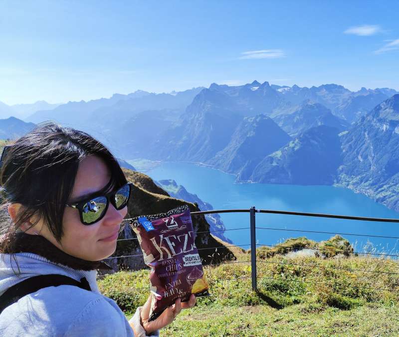 Shan.I., Stoos in der Schweiz