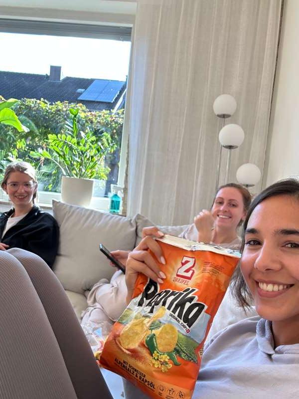 Katharina.B., Auf der Couch (Kempen)