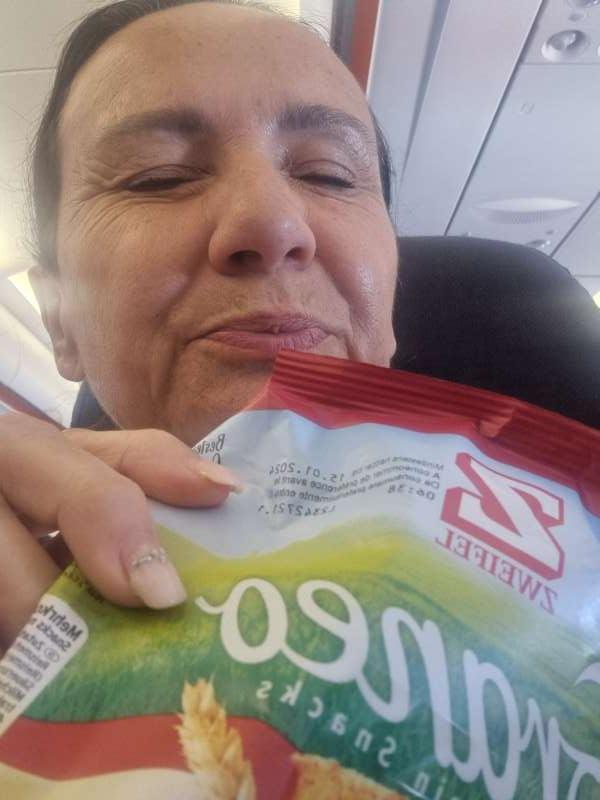 Isabelle.W., Im flieger von catania nach basel:-)