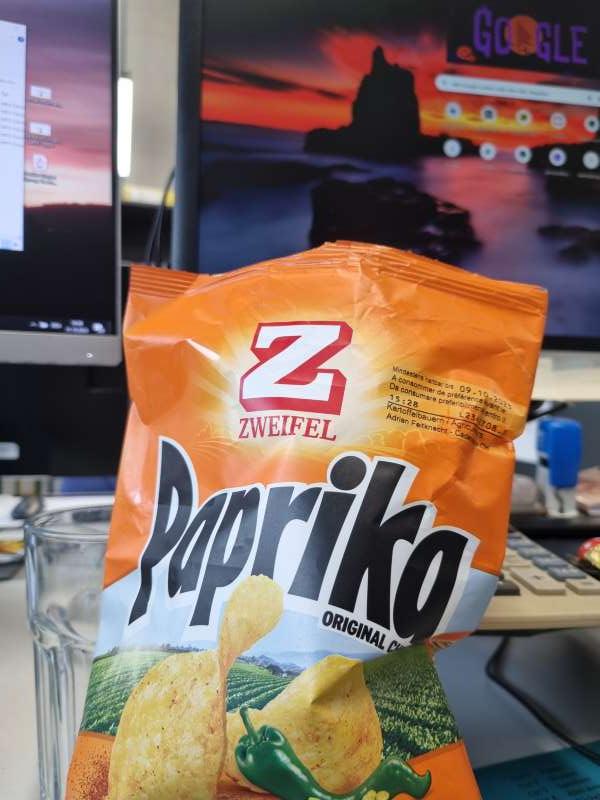 Arlette.S., Kurze Pause im Büro