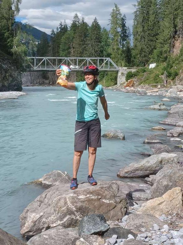 Silvia.P., Scuol, Pause auf der Biketour