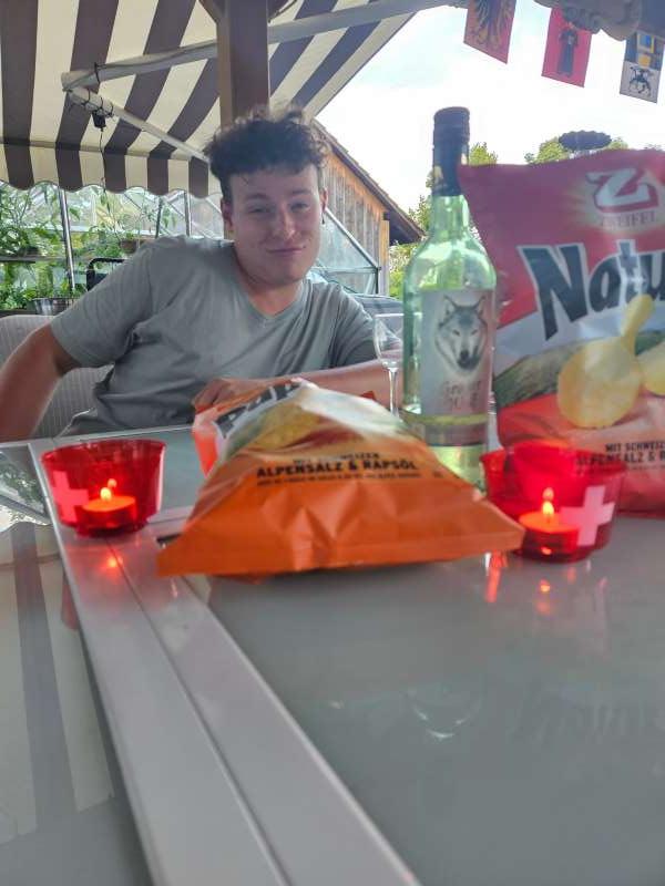 Veronica.R., Im Garten am 1 august feihern