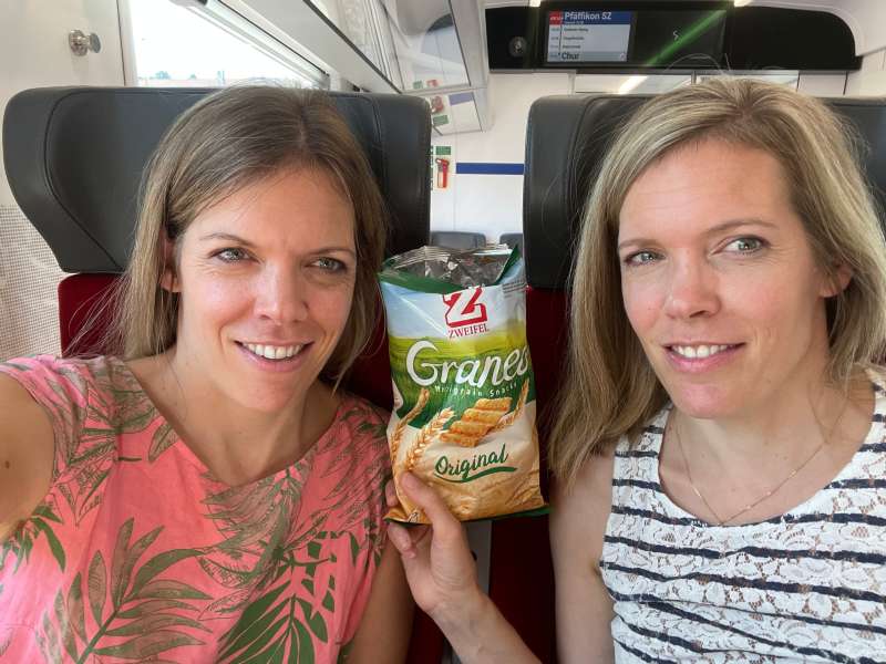 Rita.H., Mit Zweifel zu zweit im Zug