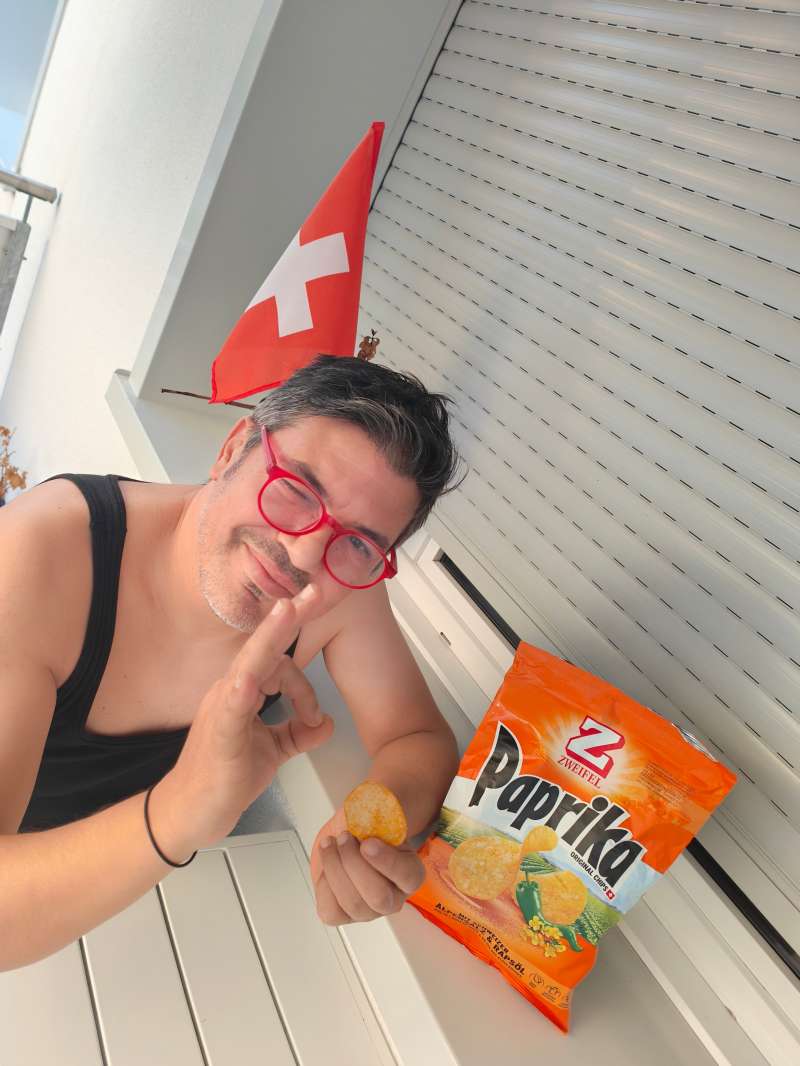 Dhouibi.L., Mit meinen Zweifel Chips auf Balkonien in Rapperswil SG