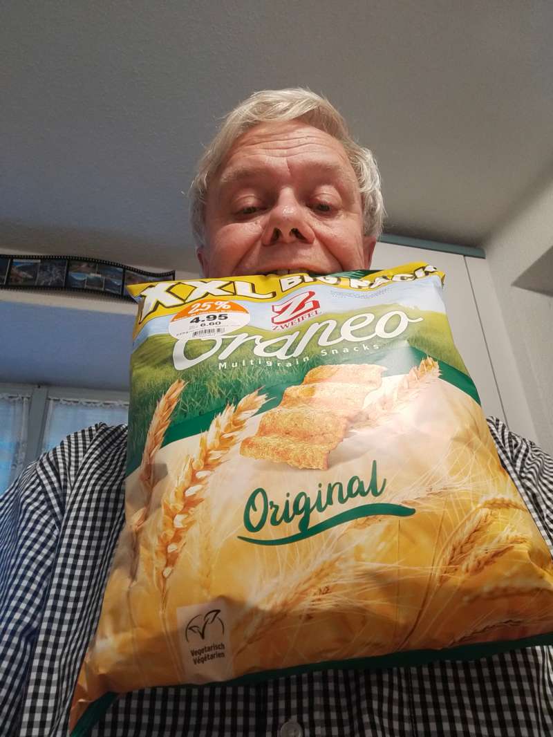 Christof.B., Zu Hause am Küchentisch