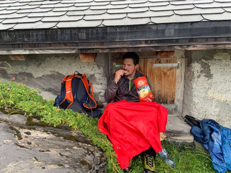 Marina.G., In der Nähe der Alp Mora, Alphütte, Wanderubg bei Schlechtwetter