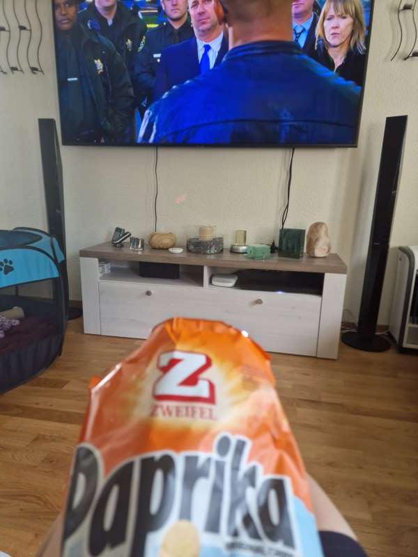 Marion.C., Beim Fernsehen