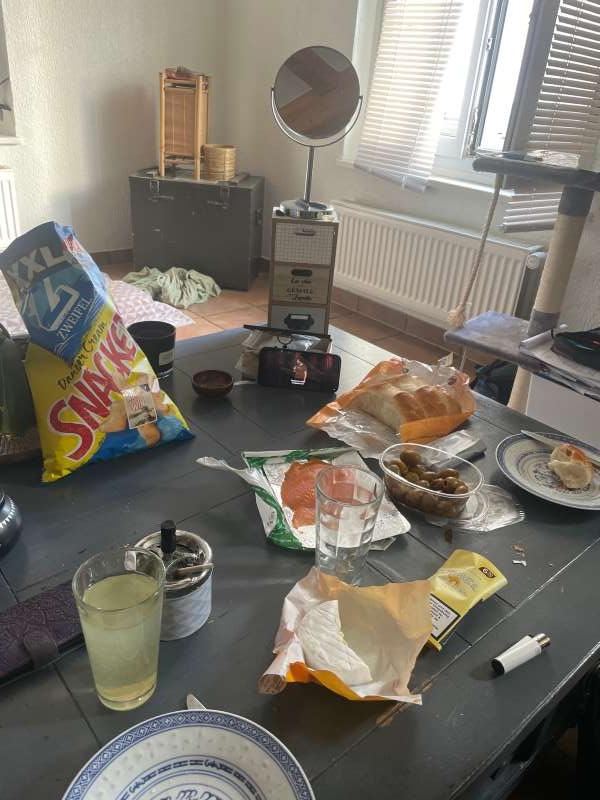 Arno.B., A la maison