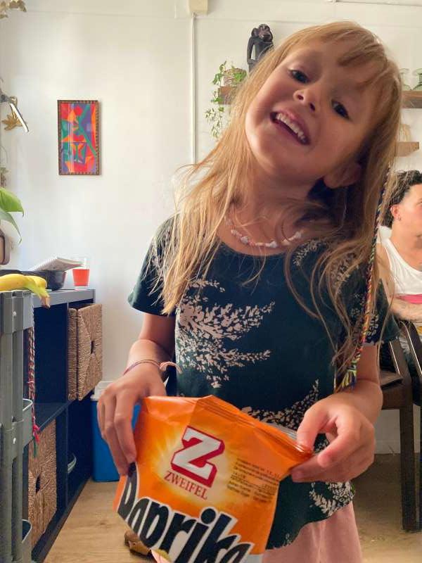 Andreina.B., Zuhause