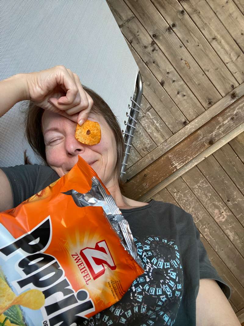 Silvia.F., Zuhause auf dem Balkon