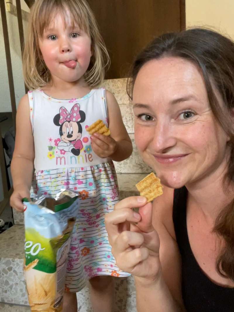 Anika.S., Richterswil, im kalten Hauseingang ein knackiger Snack