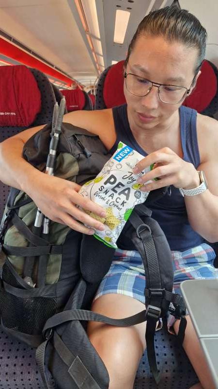 Roman.F., Zürich HB - Verstärkung für eine laaannnggge Wanderung