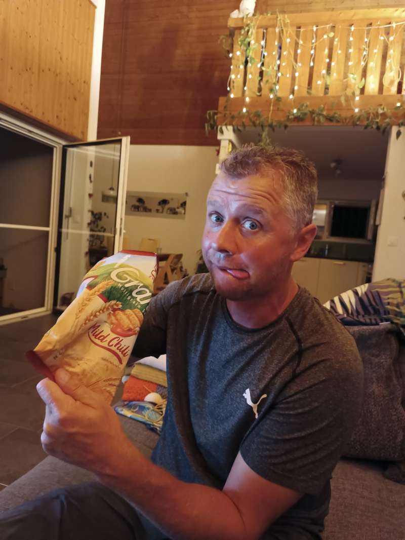 Stefanie.T., Dehei uf em Sofa