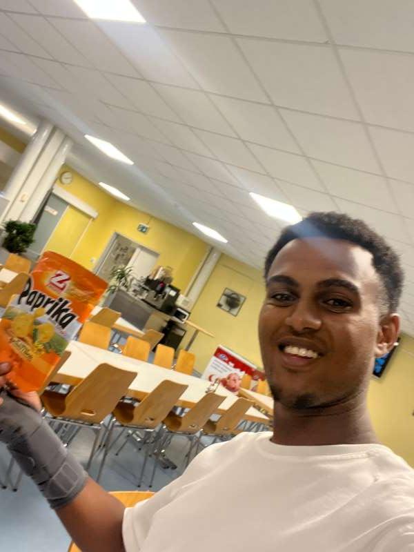 Simon.G., 2 morgens bei der arbeit den ganzen tag nicht gegessen aber zweifel war die rettung